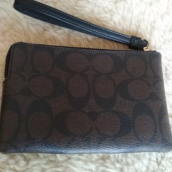 NWOT Coach Wristlet - Picture 3 of 8